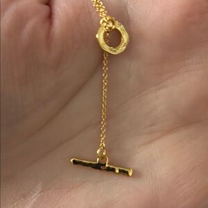 Elegant Gold Pendant Necklace